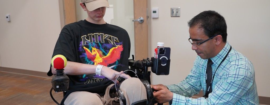 Adaptive tech creates accessible world for injured worker