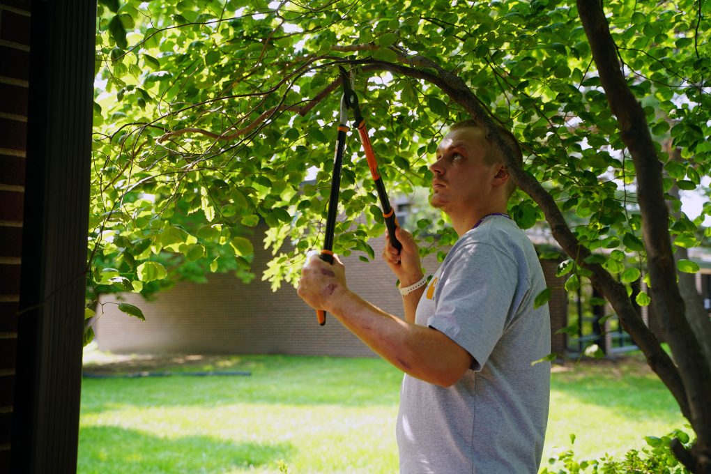 Nebraska man returns to the farm after brain injury recovery