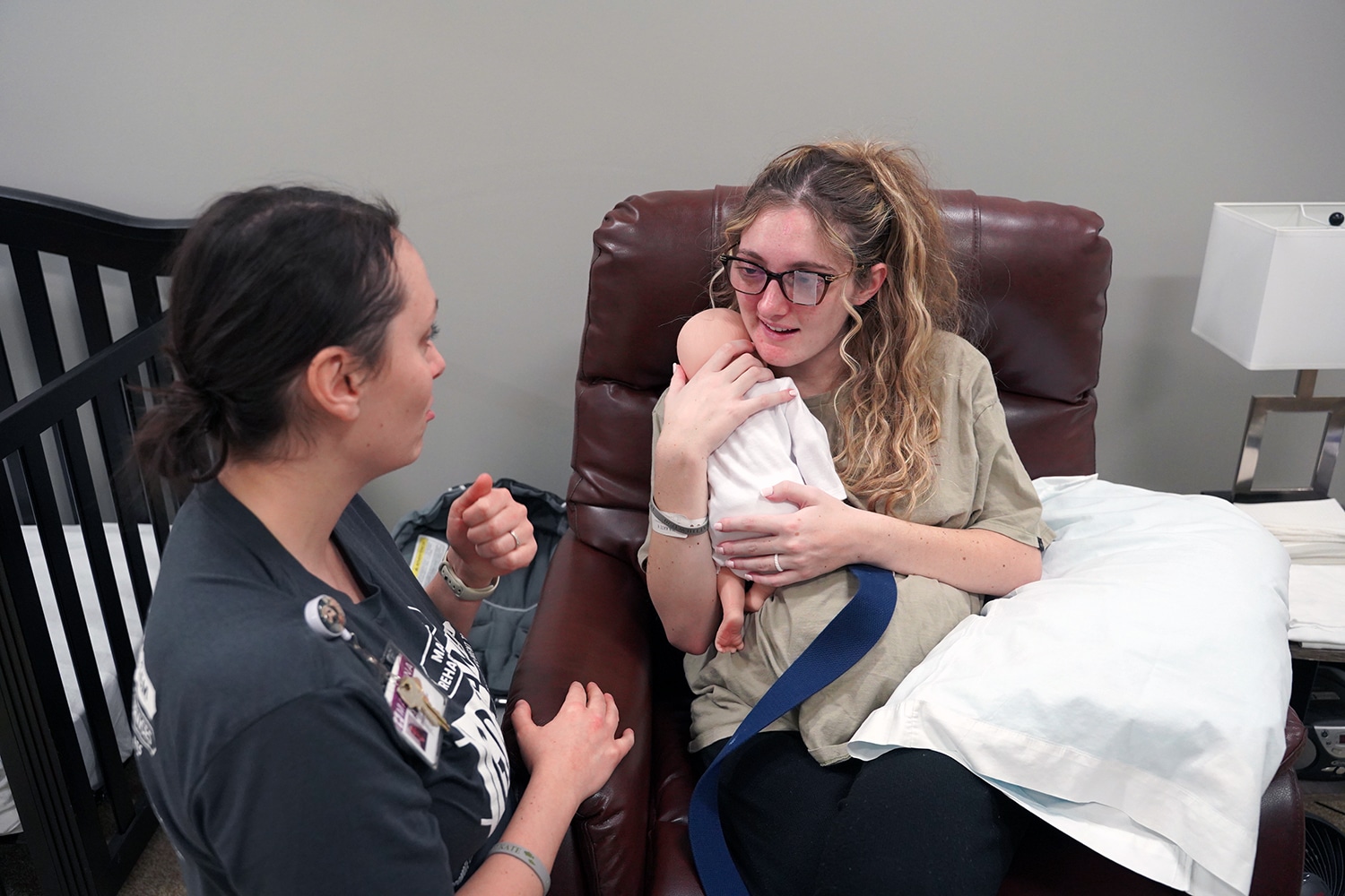 First-time mother prepares for baby while recovering from brain trauma